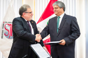 Dr. Alberto Casas Lucich, rector de UPSJB firma convenio con SITRACON