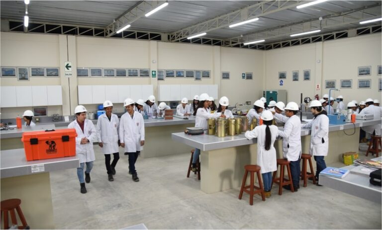 LABORATORIOS - 2