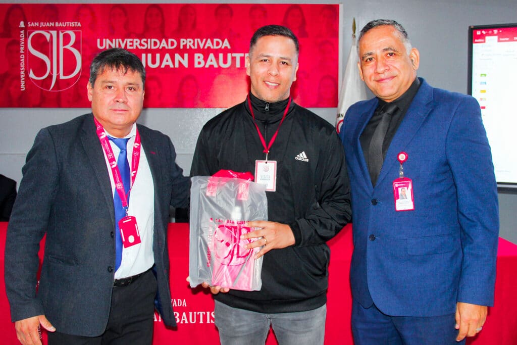 formación emprendedora en UPSJB Filial Ica