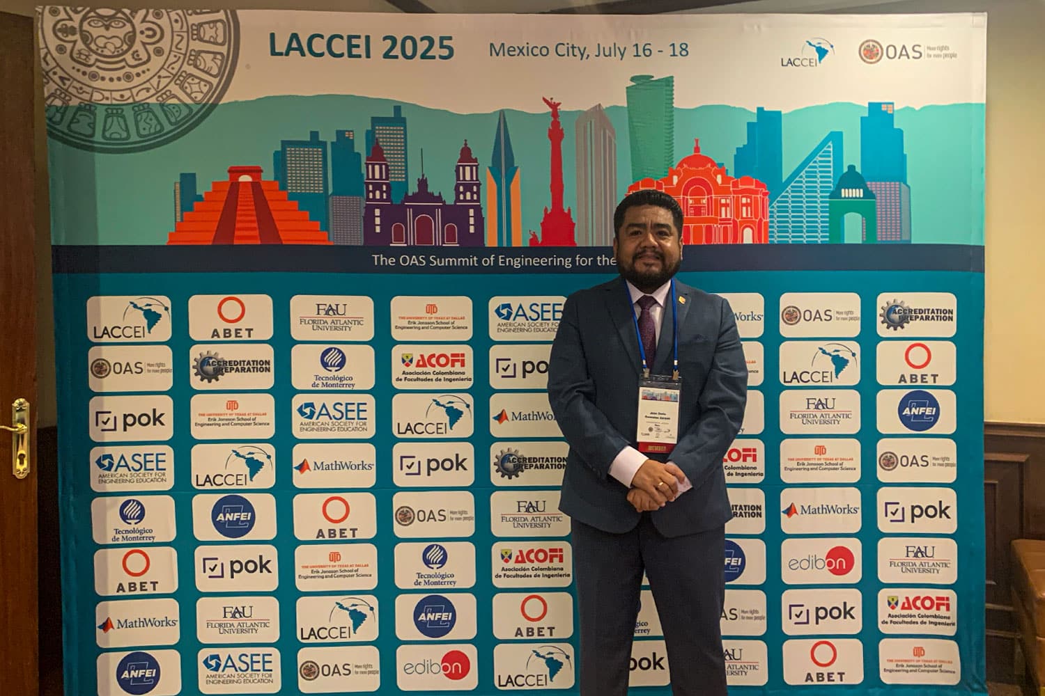 Decano de FIN UPSJB en evento internacional