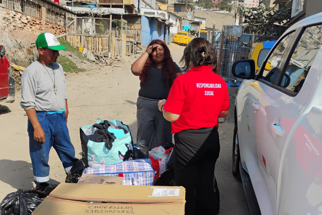 La UPSJB fortalece su vocación humanista mediante acciones concretas de ayuda a poblaciones vulnerables en Pamplona Alta.