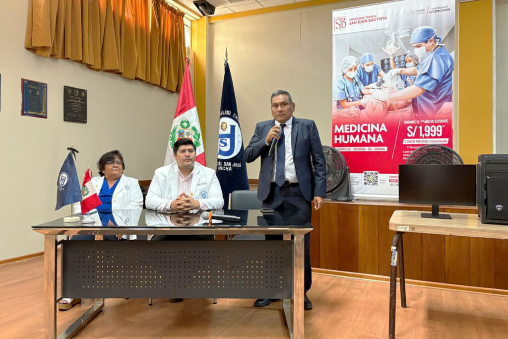 Universidad Privada San Juan Bautista fortalece al Hospital San José de Chincha 2 Autoridad de la UPSJB interviene en ceremonia del Hospital San José de Chincha durante su aniversario institucional