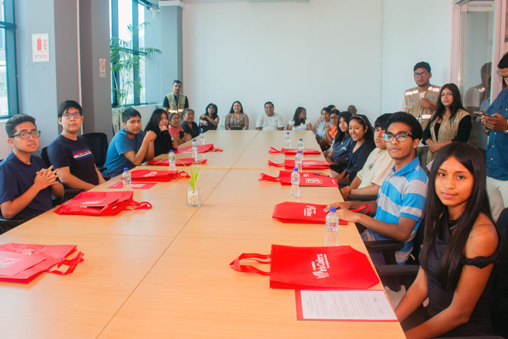 Estudiantes beneficiarios de becas universitarias en Chorrillos otorgadas por la UPSJB