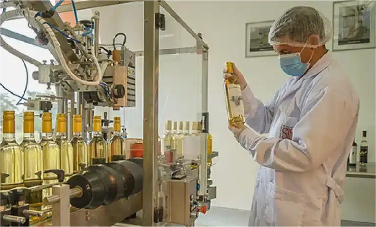 Ingeniería en Enología y Viticultura 11 LABORATORIOS - 3