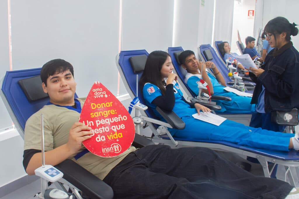 UPSJB fortalece su compromiso social mediante campaña solidaria de donación de sangre 1 campaña solidaria de donación de sangre