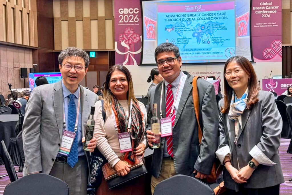 Docentes UPSJB participaron en conferencia internacional sobre cáncer de mama en Corea del Sur 1 npgbcc1