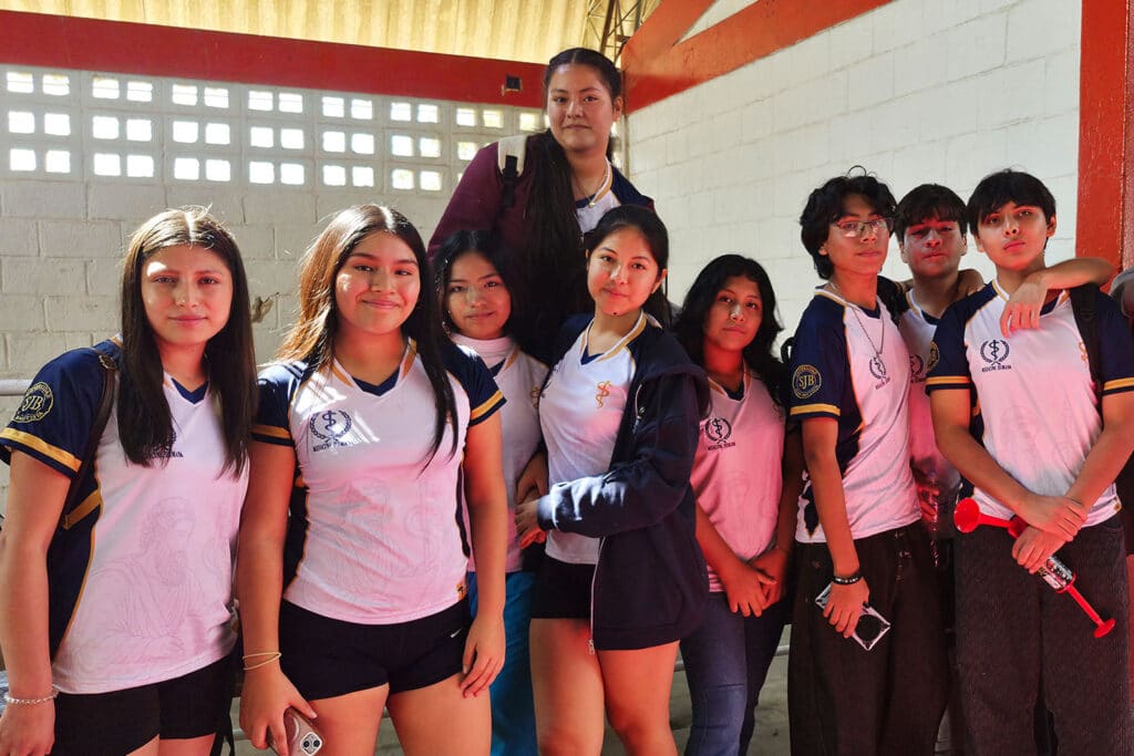 Copa Cachimbo 2026: la UPSJB fortaleció la integración estudiantil en Lima, Ica y Chincha 3 Grupo de estudiantes de Medicina Humana de la Universidad Privada San Juan Bautista Filial Ica durante la jornada de la Copa Cachimbo 2026.