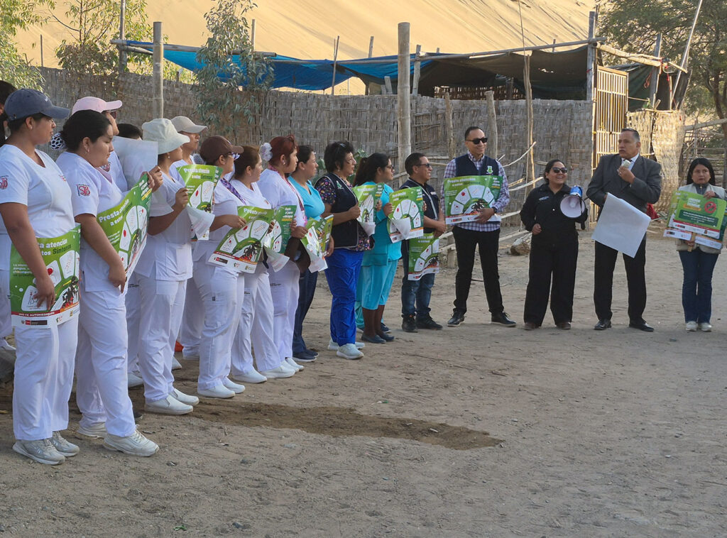Campaña preventiva contra el dengue fortalece la salud comunitaria en Ica con participación de UPSJB 2 Dr. Alfredo Mendieta Leyva brinda indicaciones a estudiantes antes de campaña preventiva contra el dengue en Subtanjalla.