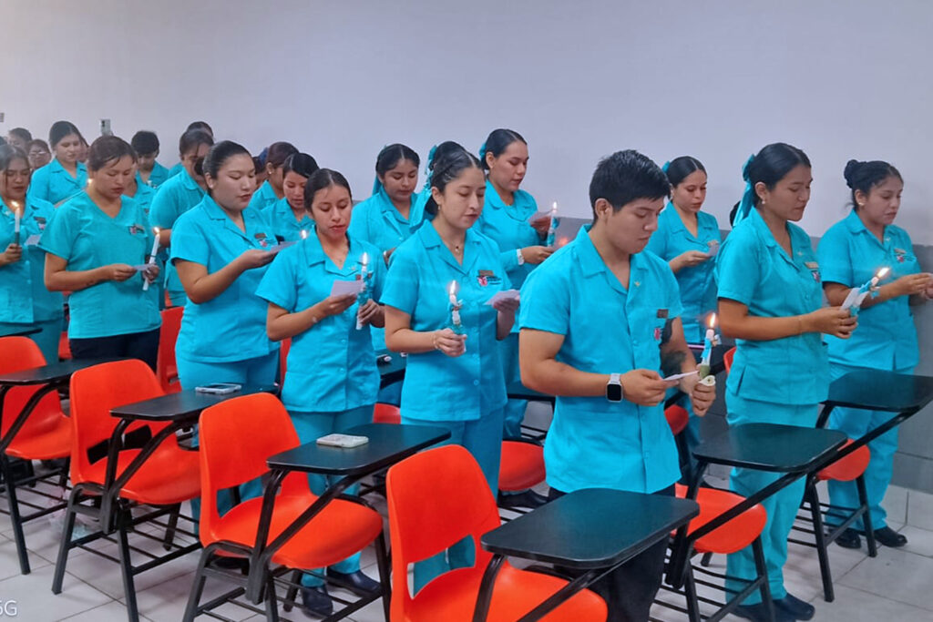 Futuros enfermeros de la UPSJB fortalecen su vocación de servicio en ceremonia institucional 1 npenffoto2