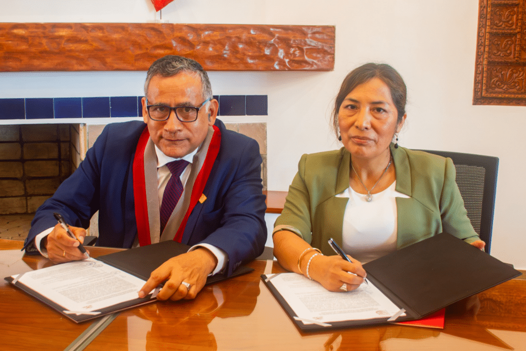 UPSJB y el Sindicato de Trabajadores del JNE suscriben convenio de cooperación interinstitucional para promover la formación profesional 1 img 2 1