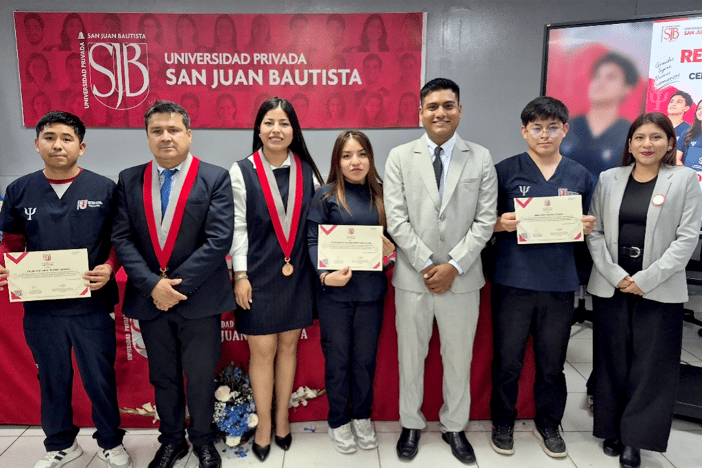 UPSJB reconoce el logro académico de sus estudiantes mediante la Certificación Progresiva 2026-1 en la Filial Ica 3 10