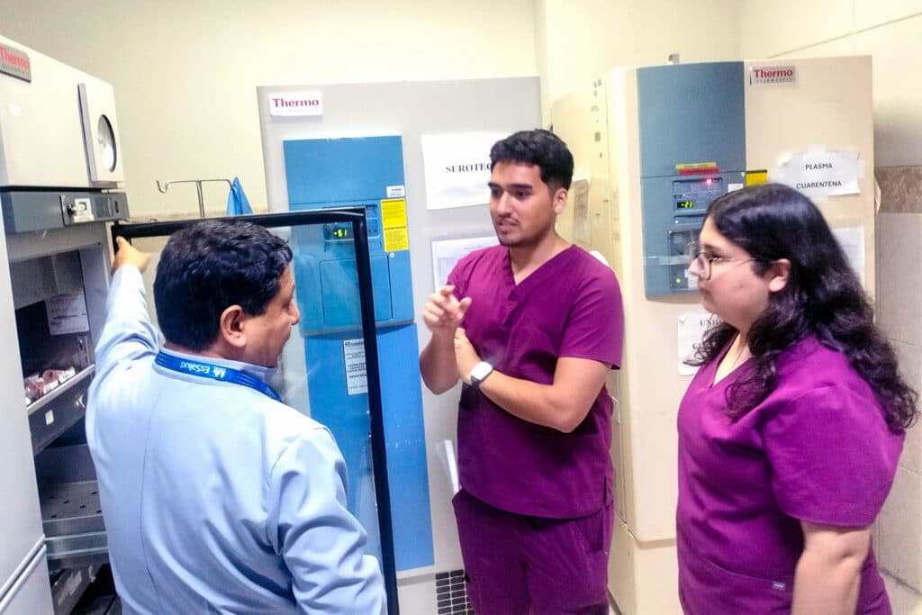 Estudiantes de Chile realizan pasantía internacional de Tecnología Médica en la UPSJB 4 Blog4 5