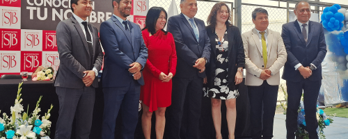 La ceremonia central reunió a autoridades, docentes y estudiantes en una jornada que celebró el 12° aniversario de la Escuela Profesional de Tecnología Médica.