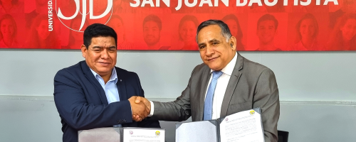 El rector Dr. Alfredo Mendieta Leyva y el alcalde Ing. Félix Ramos Peña sellan la alianza con un gesto de compromiso mutuo por el crecimiento de Tate.
