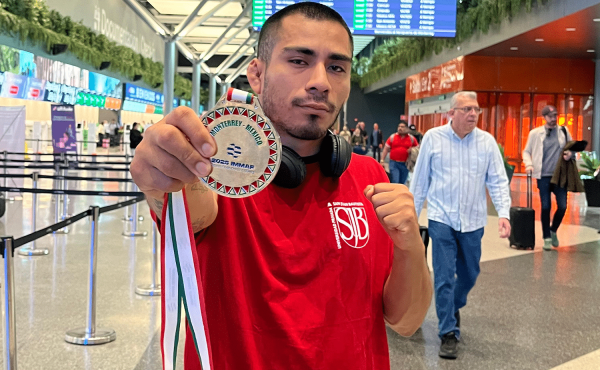 Egresado UPSJB gana medalla de plata en Panamericano de MMA 2025