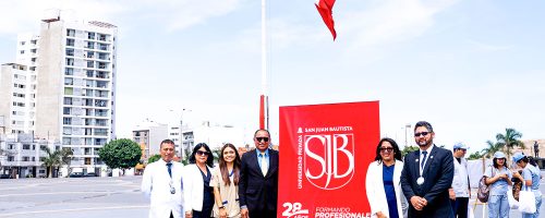 Equipo de la Escuela de Tecnología Médica con miembros del Colegio de Tecnólogos