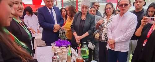 Las autoridades universitarias recorren los stands y reconocen el talento, la innovación y el compromiso de los estudiantes participantes.