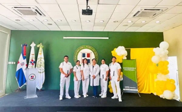 Residentes de Endodoncia de la UPSJB viven experiencia académica internacional en la UNPHU