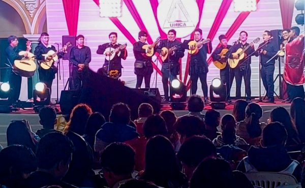 Tuna Universitaria recibe reconocimiento en prestigioso evento nacional
