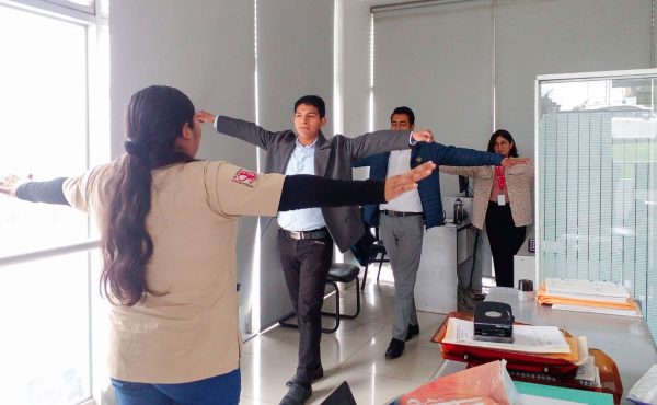 ¡Movimiento y bienestar en la UPSJB! 🤸‍♀️ Nuestra Escuela de Tecnología Médica implementa "Pausas Activas" para el personal administrativo.