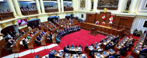 Vista del hemiciclo del Congreso del Perú durante una sesión parlamentaria. Control parlamentario en el Congreso del Perú.