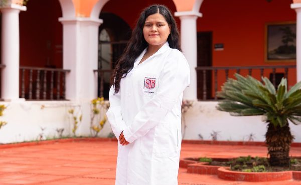 Luz Campos Loza ha sido clasificada como investigadora RENACYT nivel VII por el Consejo Nacional de Ciencia, Tecnología e Innovación Tecnológica (CONCYTEC).
