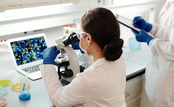 que estudia carrera laboratorio clinico
